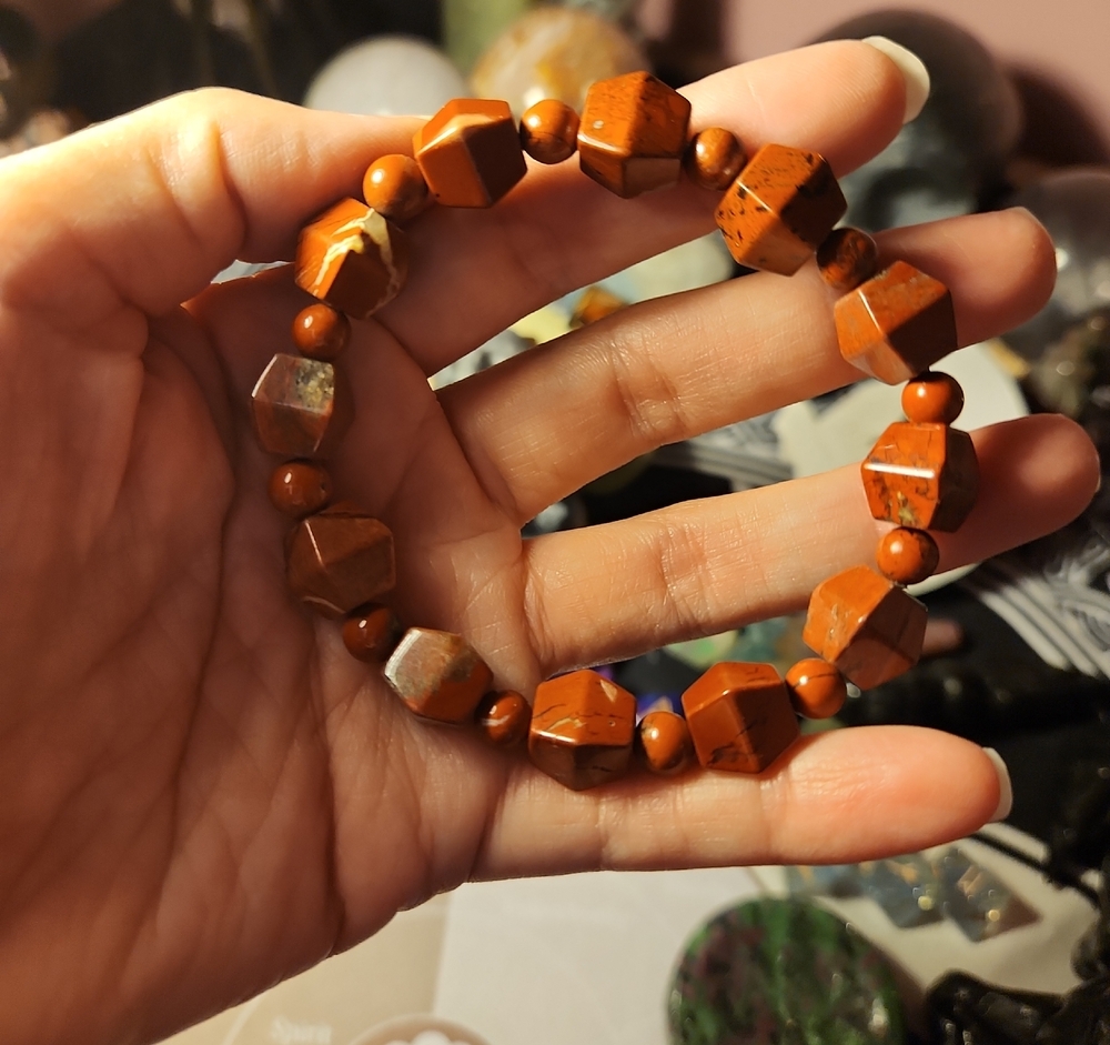 Red Jasper Free-form Bracelet (Size 7)